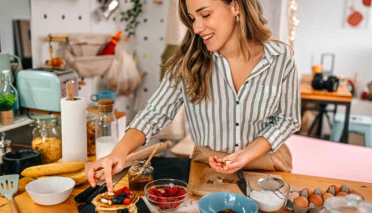 Milk and Berries Cake