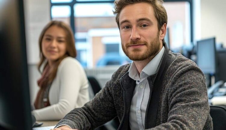 Boosting Productivity Through Employee Communication Apps